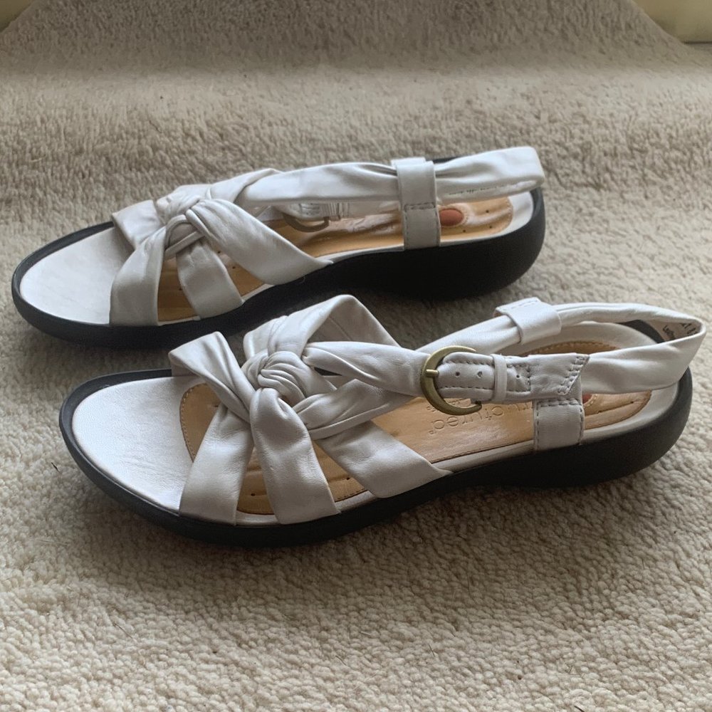 Clarks Unstructured womens dress sandals white size 8.5 M